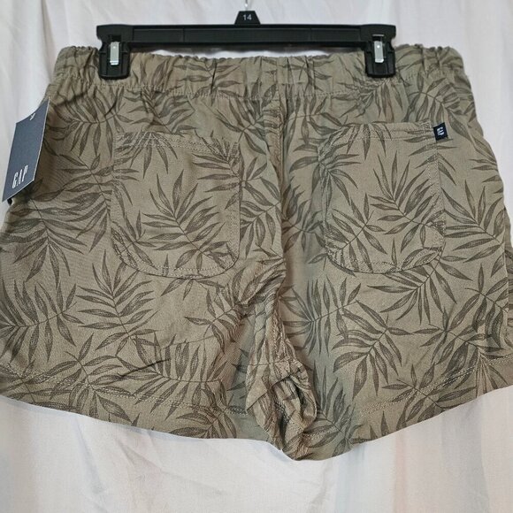 GAP Pull On Tencel Short, Size M, NWT - Picture 2 of 4